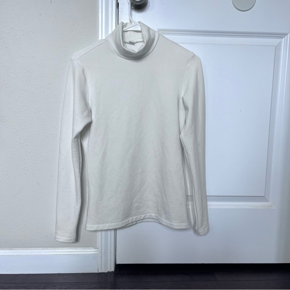 Uniqlo Women's White Turtleneck Sweater - Picture 2 of 3